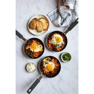 Mała patelnia do jajek